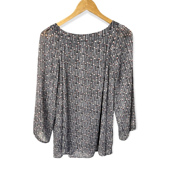 Roz & Ali feminine chevron print with dot and metallic thread top. # 27G - Picture 2 of 6